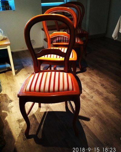 transformation de l'assise de 4 chaises